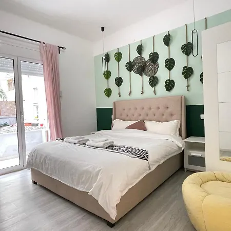 Uoohome7 Garden One Bedroom Apartment